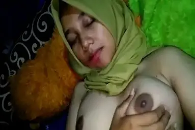 Hijab Cantik Ukhty Sange Remas Toket Gede Sampe Basah